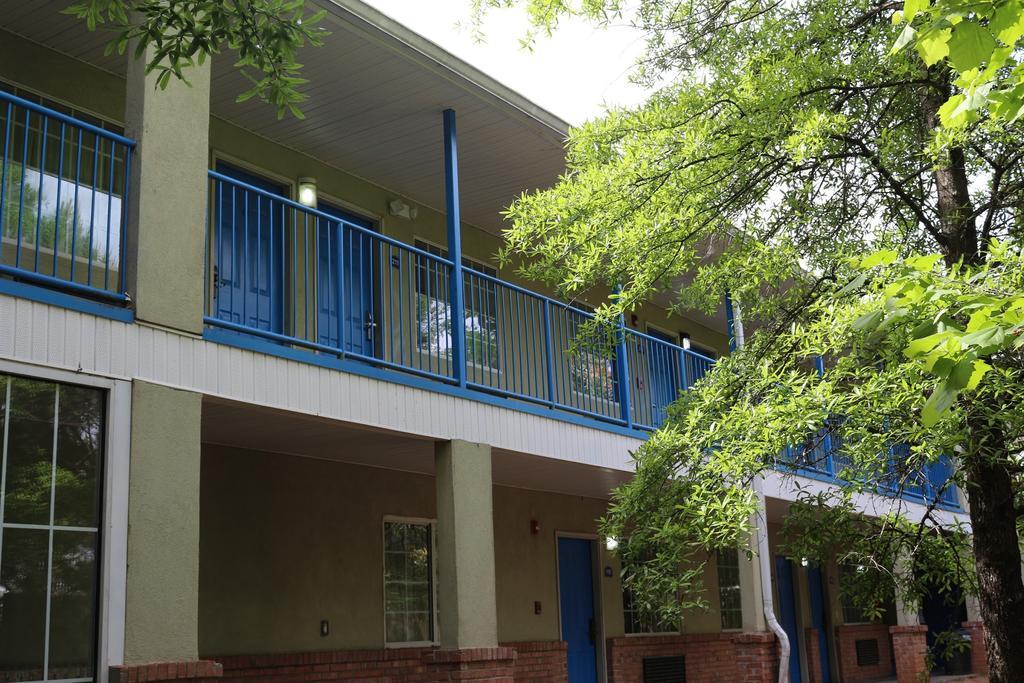 Magnolia Bay Hotel & Suites Jonesboro Exteriör bild