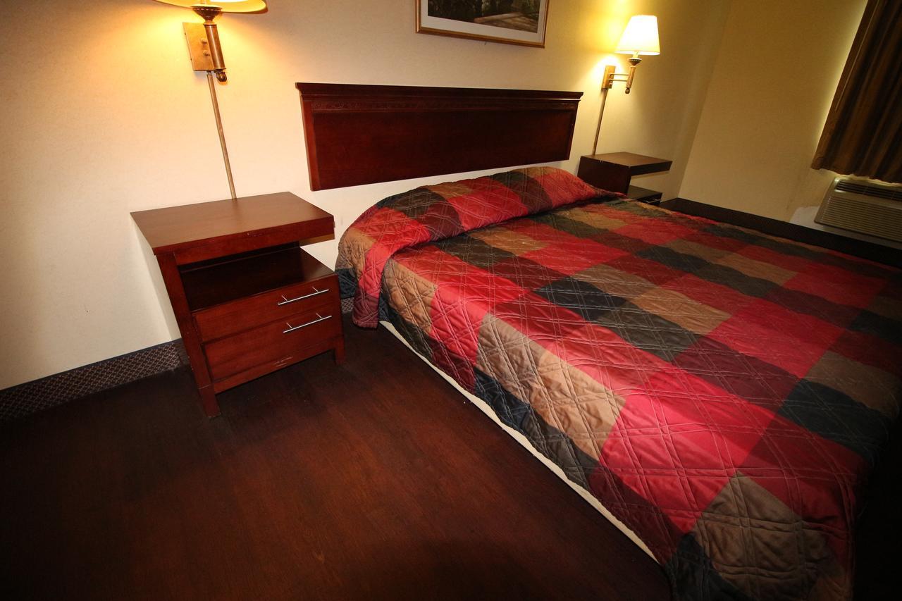 Magnolia Bay Hotel & Suites Jonesboro Exteriör bild